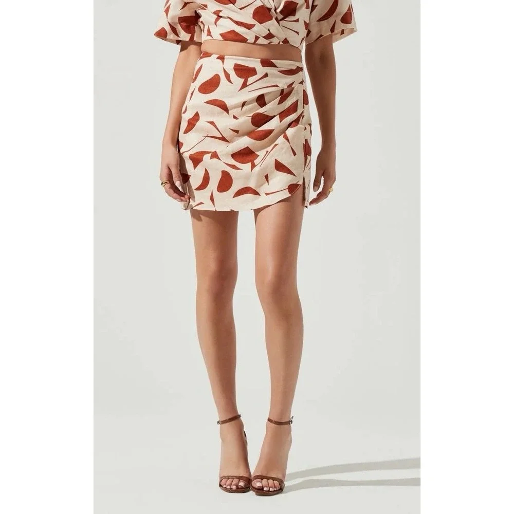 ASTR the Label Nirina 100% Linen Mini Skirt Rust Abstract Size Medium FLAW HOLE